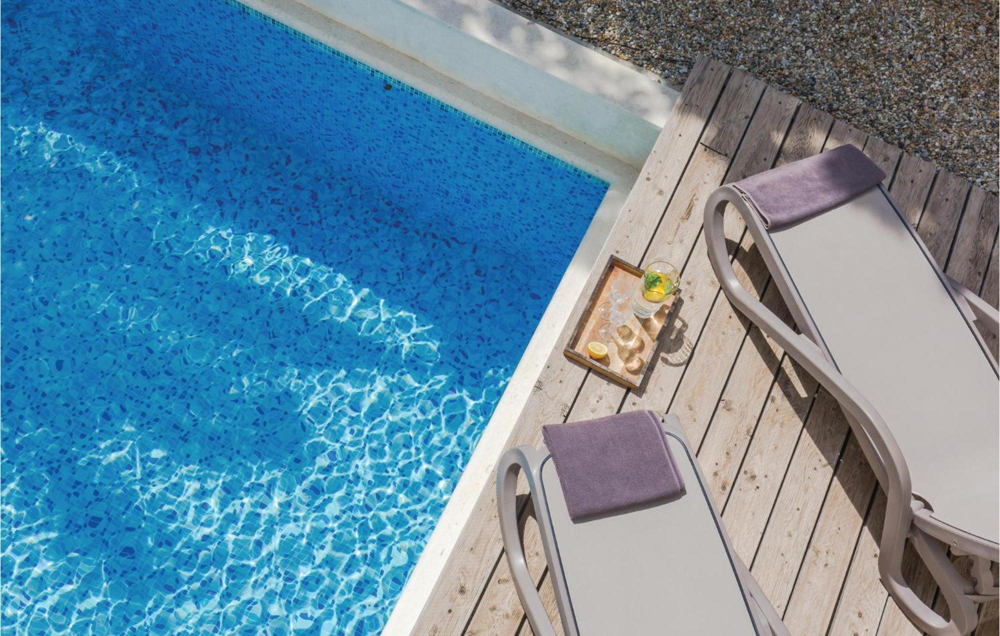 1 Bedroom Gorgeous Apartment In มาคาร์สกา ภายนอก รูปภาพ